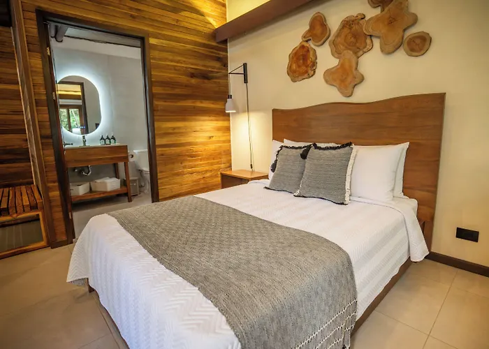 Buena Vista Del Rincon Eco Adventure Park, & Hotel Curubande